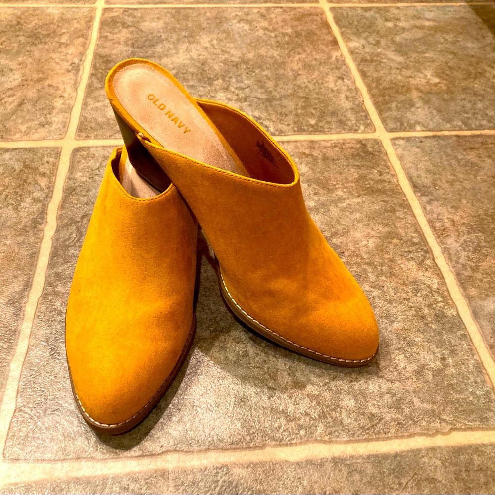 Old Navy Mustard Color Slip On Mules